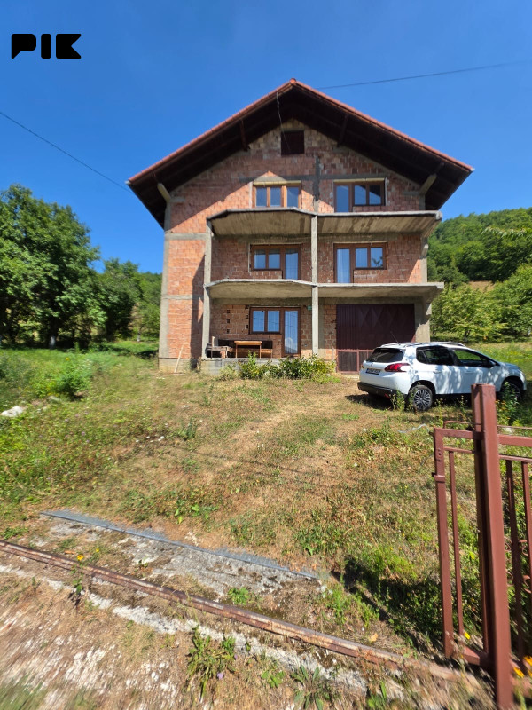Kuća 363 m2 sa okucnicom 2010 m2 - Blagovac - Vogosca