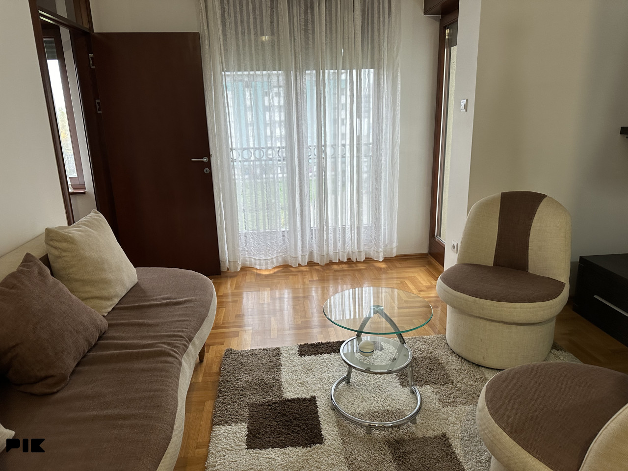 Izdajem namješten stan Banja Luka 550 KM