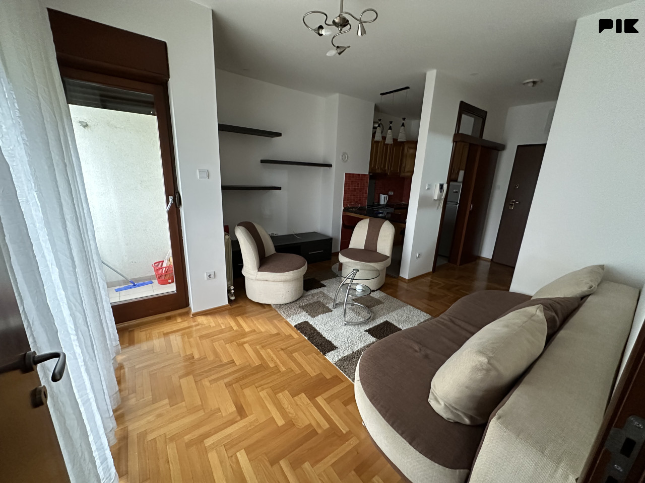 Izdajem namješten stan Banja Luka 550 KM 2