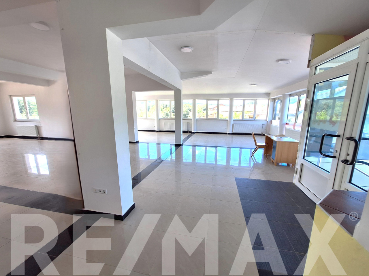 Iznajmljuje se poslovni prostor Šargovac 200m2 3