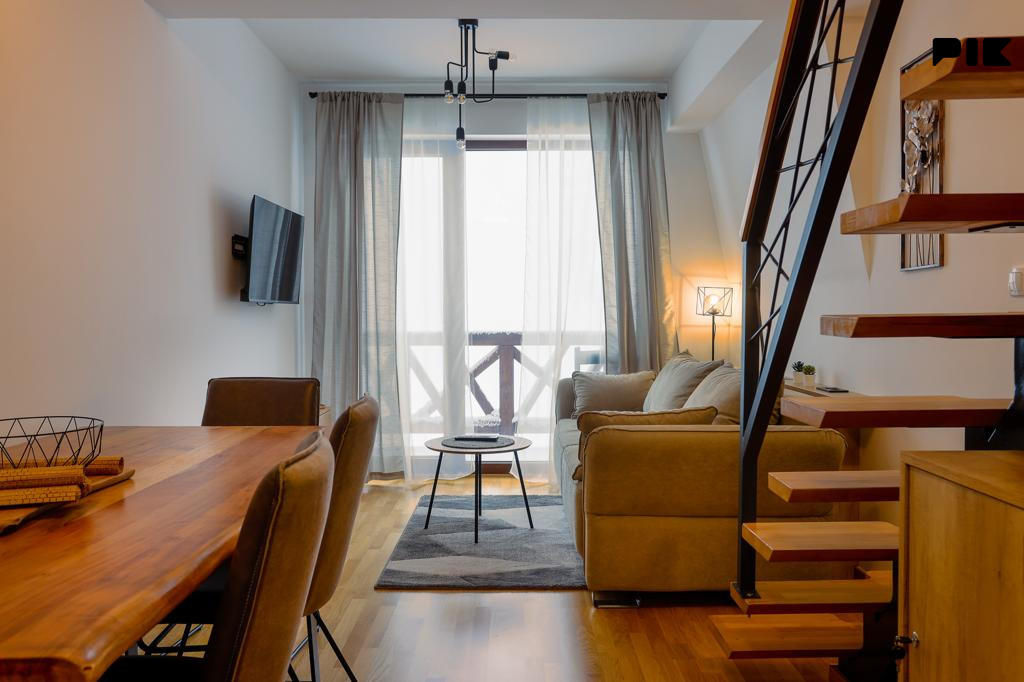Jahorina - Nivalis Residence - pogled na gondolu - parking