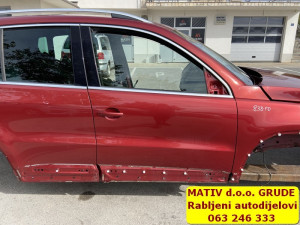 Vrata prednja DESNA VW Tiguan 5N 2014