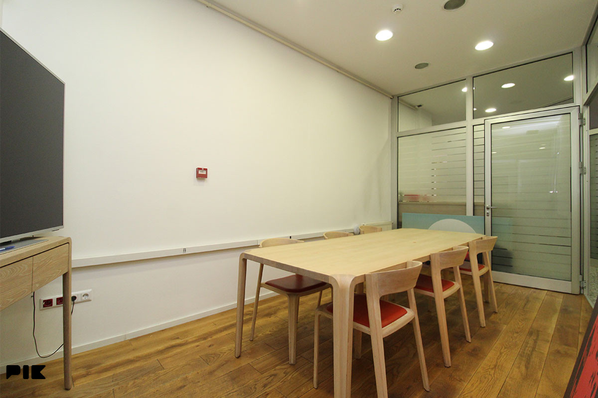 B.D. prodaje: Poslovni prostor, 129m2, Centar 2
