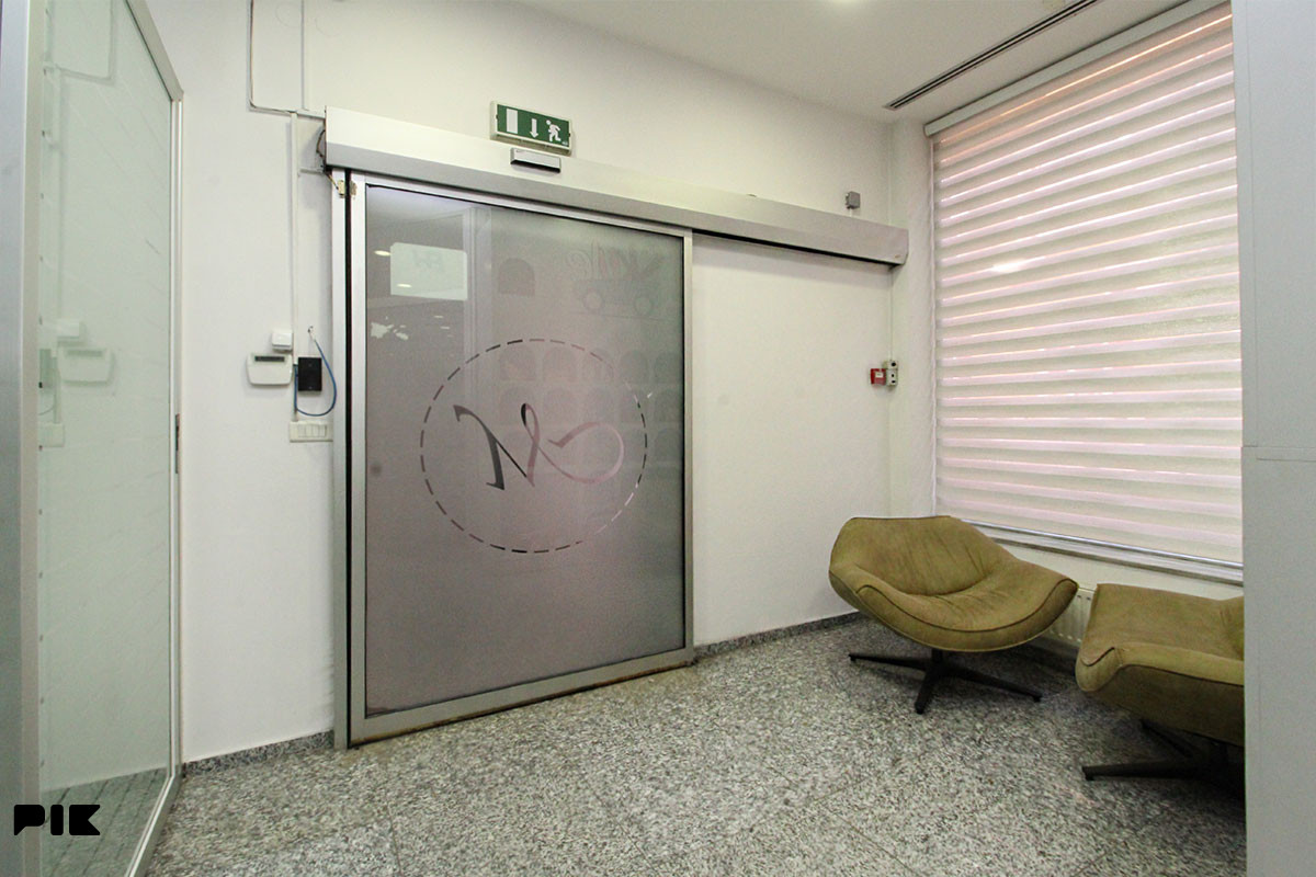 B.D. prodaje: Poslovni prostor, 129m2, Centar 3