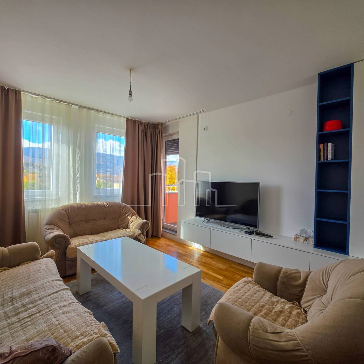Opremljen stan sa dvije spavaće sobe 65m2 Istočno Sarajevo
