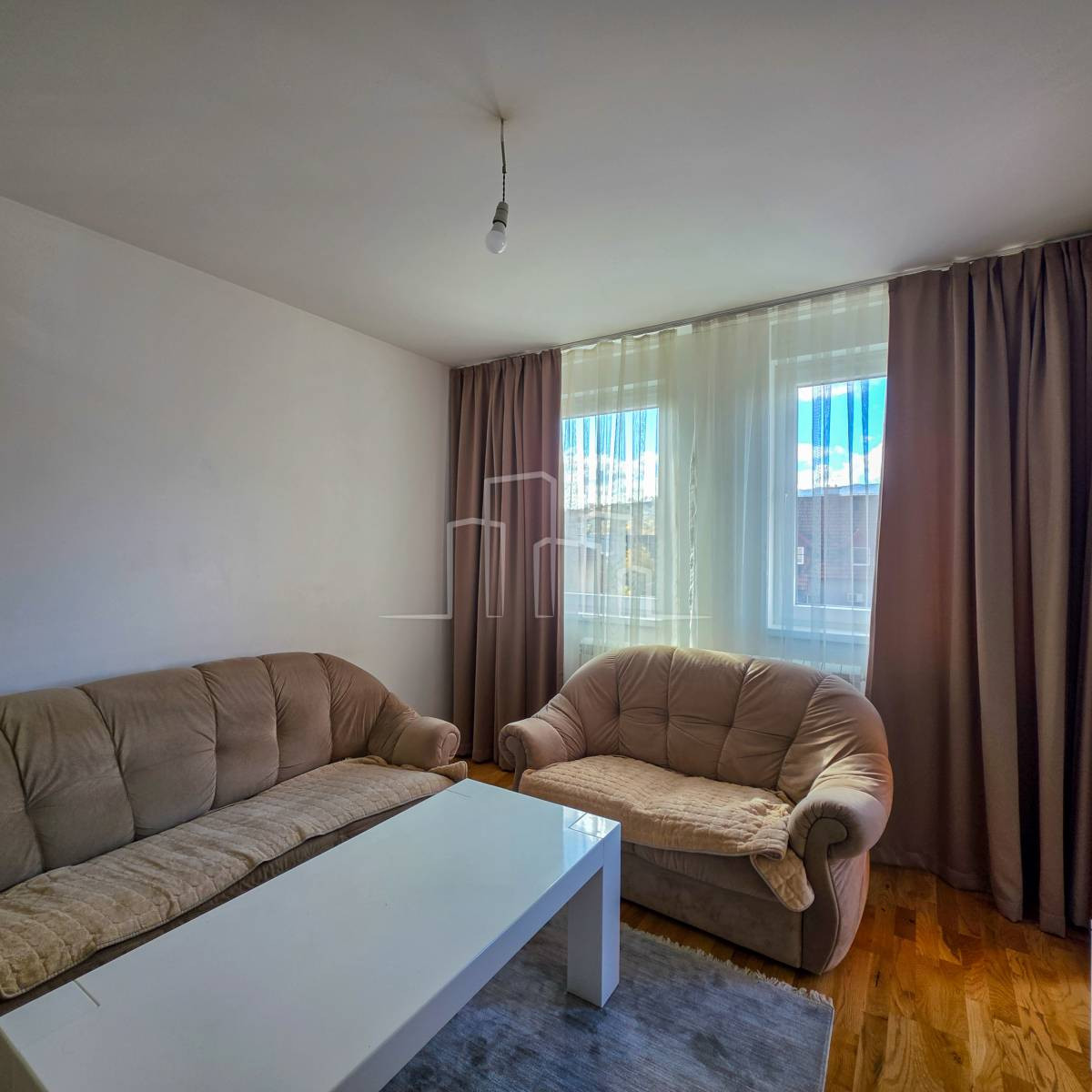 Opremljen stan sa dvije spavaće sobe 65m2 Istočno Sarajevo 2