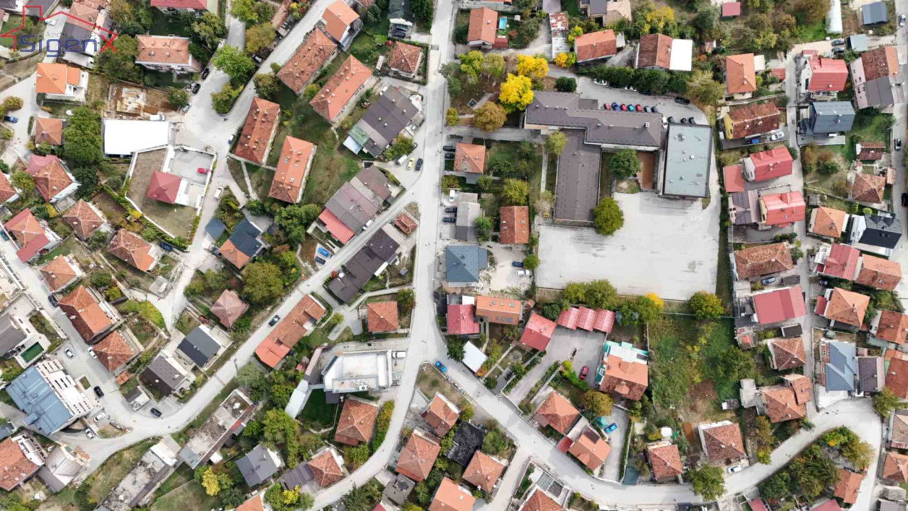 SIGENX prodaje/Pofalići - Građevinska parcela sa uctanim objektom 3