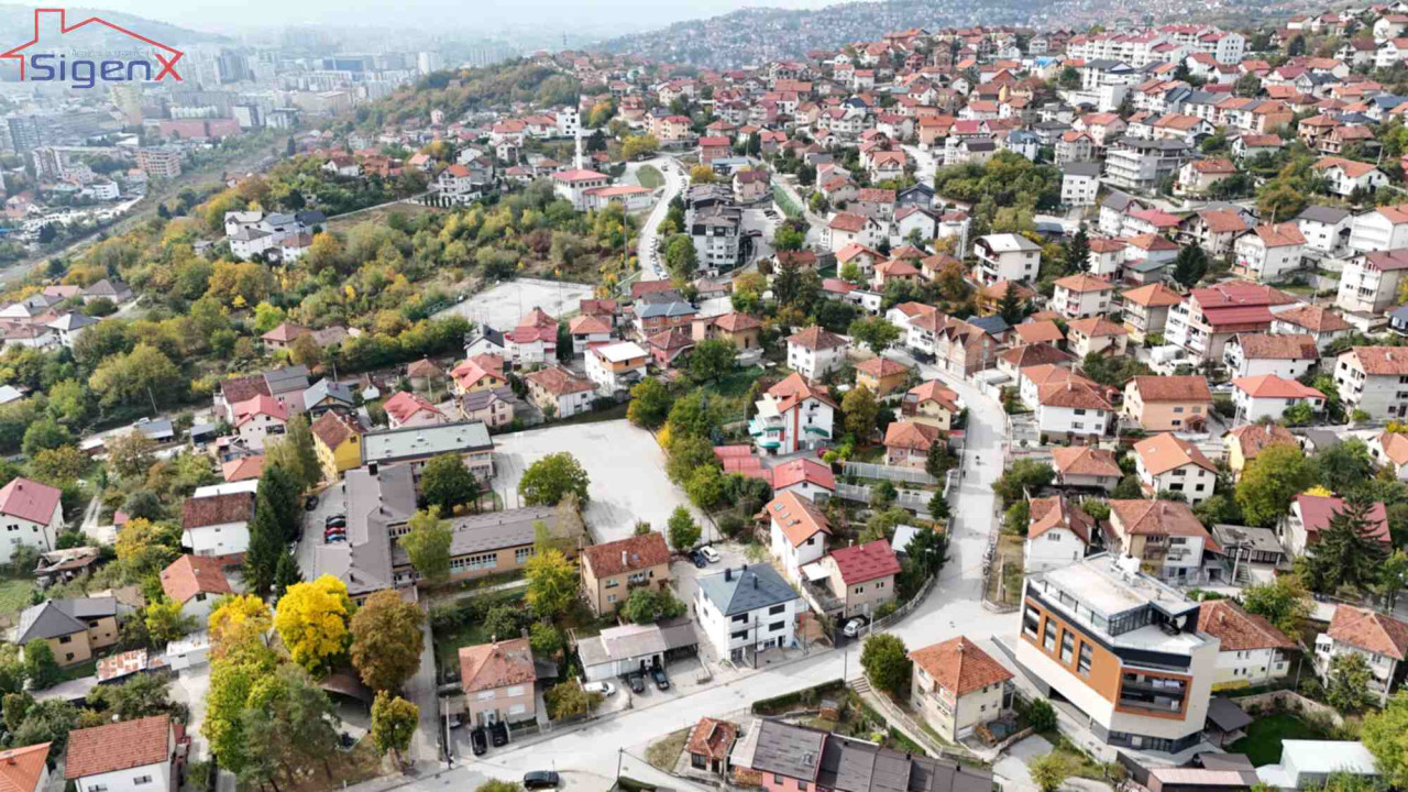 SIGENX prodaje/ Kuća sa 2 stana i 2 poslovna prostora /Pofalići 3