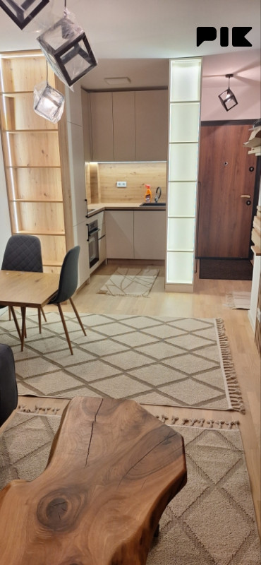 Izdavanje stana šip 061 39 29 39