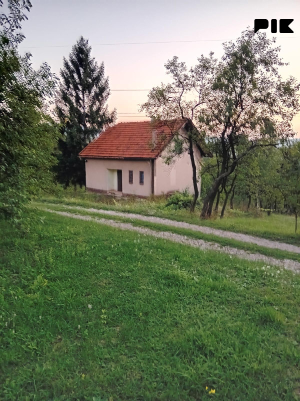 Kuća Zenica Crkvice centar 2.700 m2