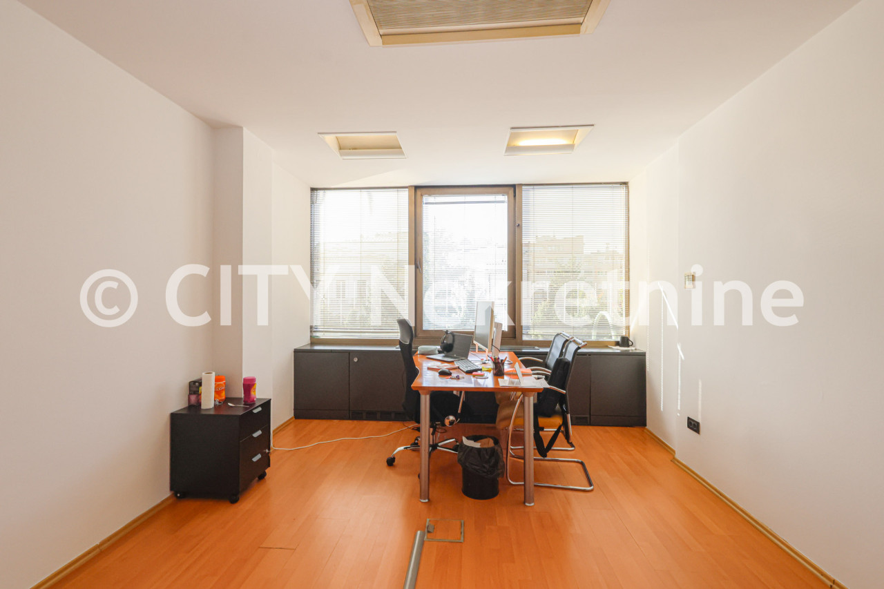 Poslovni prostor - Centar - Branilaca Sarajeva - 18 m2 2