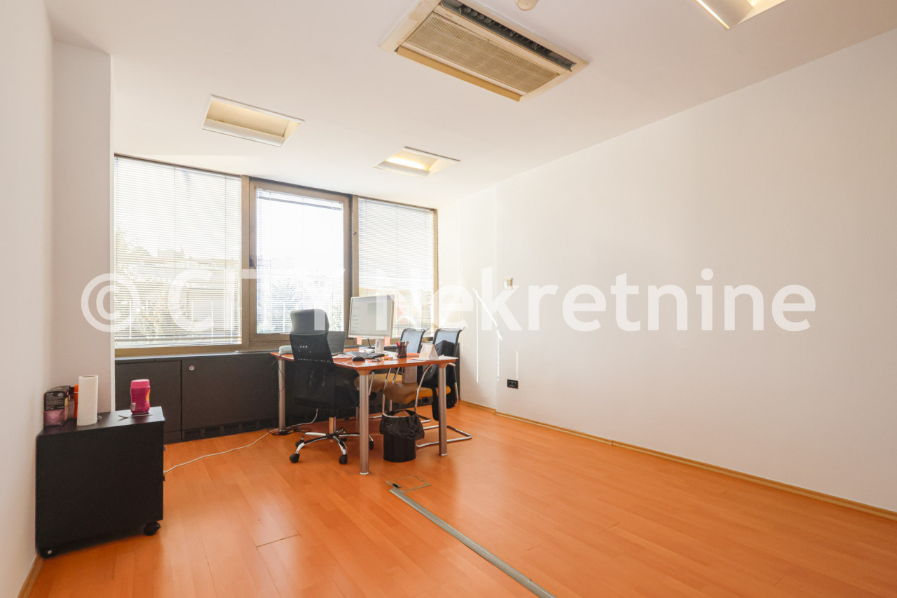 Poslovni prostor - Centar - Branilaca Sarajeva - 18 m2 3