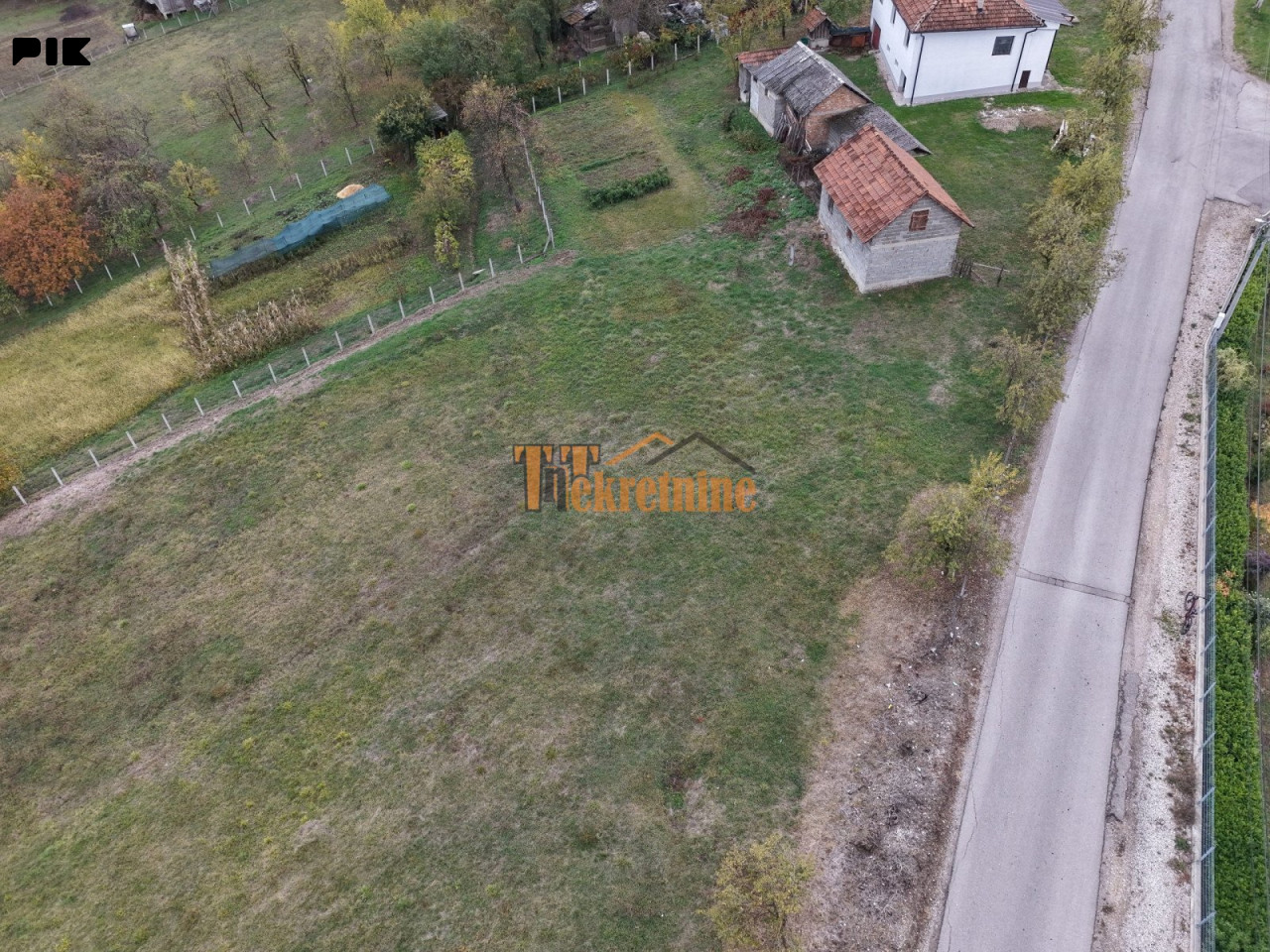 Prodaje se plac od 712 m2 - Starčevica 3