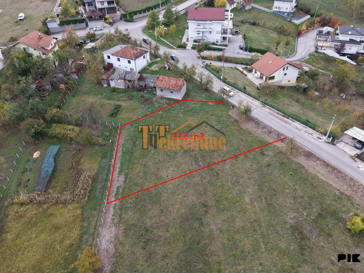 Prodaje se plac od 712 m2 - Starčevica