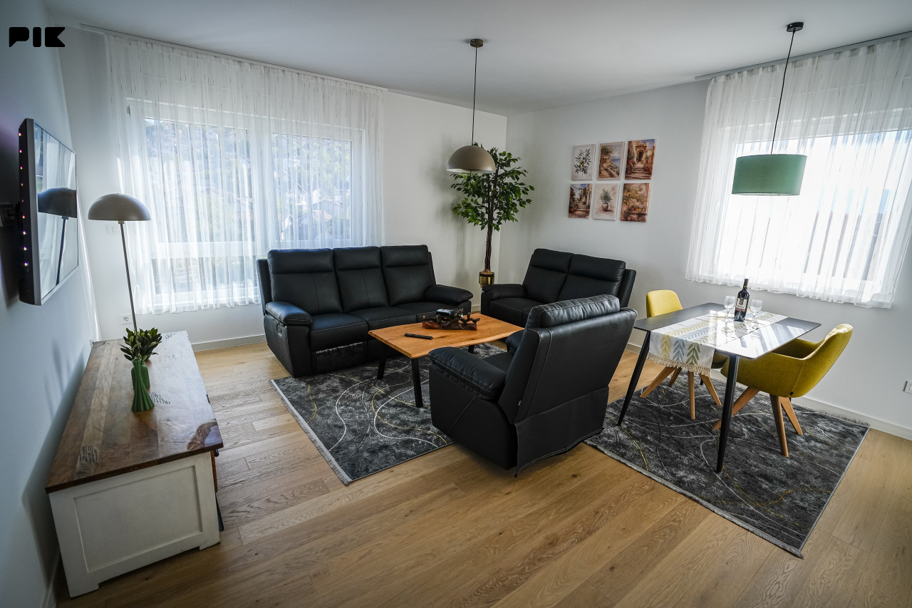 Nov dvosoban stan 54m2 sa garažom i balkonom Queens Residence 2
