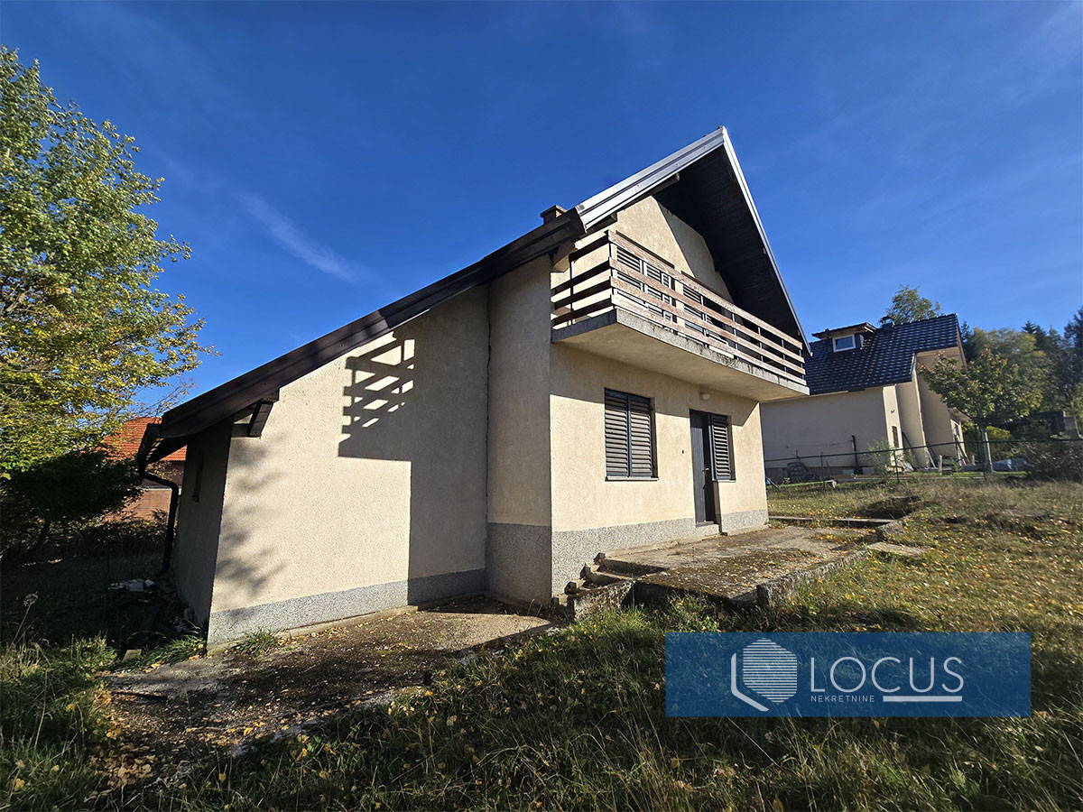 LOCUS: Vikendica sa prostranim dvorištem, Tarčin, Hadžići