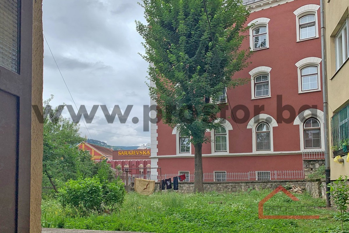 PROSTOR prodaje: Trosoban stan s balkonom i garažom, Bistrik 2