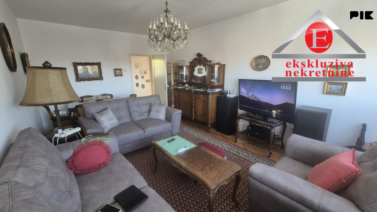 - CENTAR - Trosoban stan površine 82m2 + garaža ID: 4353/DŠ 3