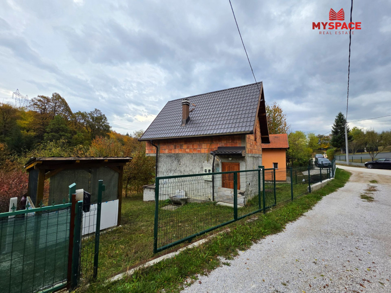 MY SPACE/ Zemljiste sa kucom/ Rakovica/ 1200 m2 2