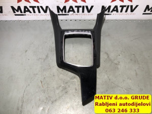 Plastika centralne konzole NASLONJAČA Peugeot 308 II 2