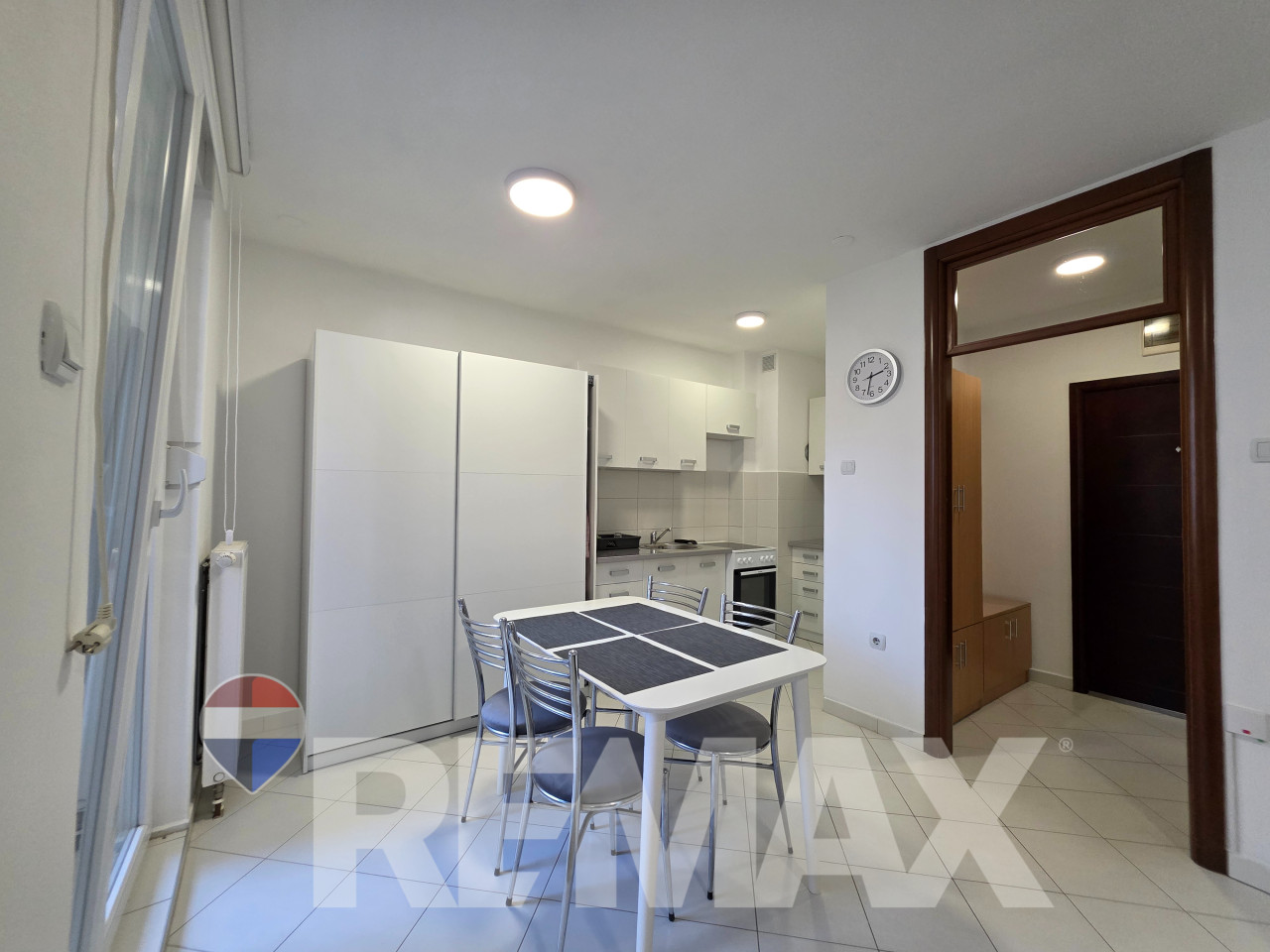 Garsonjera za najam 30m2, Vilsonova, Mejdan /Obilićevo 3