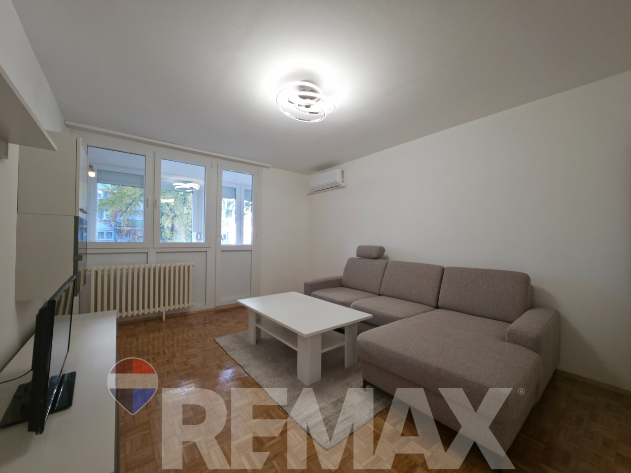 Komforan dvosoban stan 57 m2 | Kompletno renoviran | Borik 3