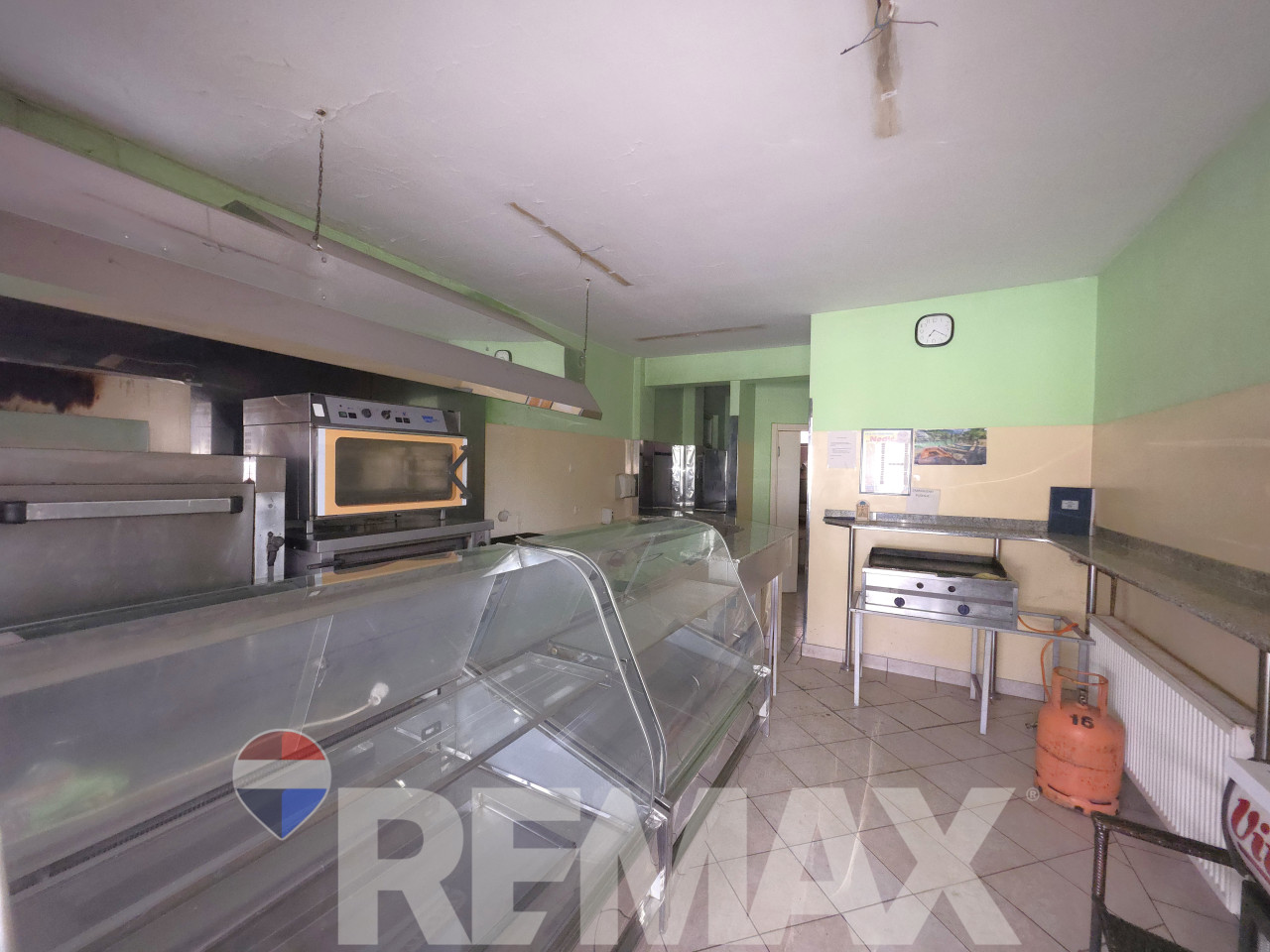 Poslovni prostor 40 m2 + 25 m2 vanjske površine | Lauš