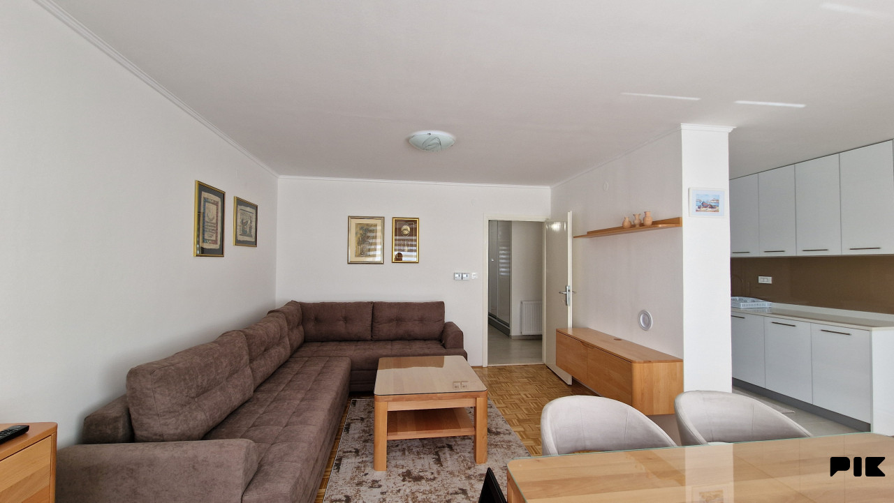 Dvosoban stan- Koševsko brdo - Centar 62m2 2