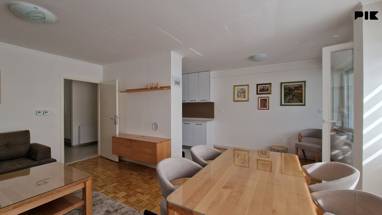 Dvosoban stan- Koševsko brdo - Centar 62m2 3