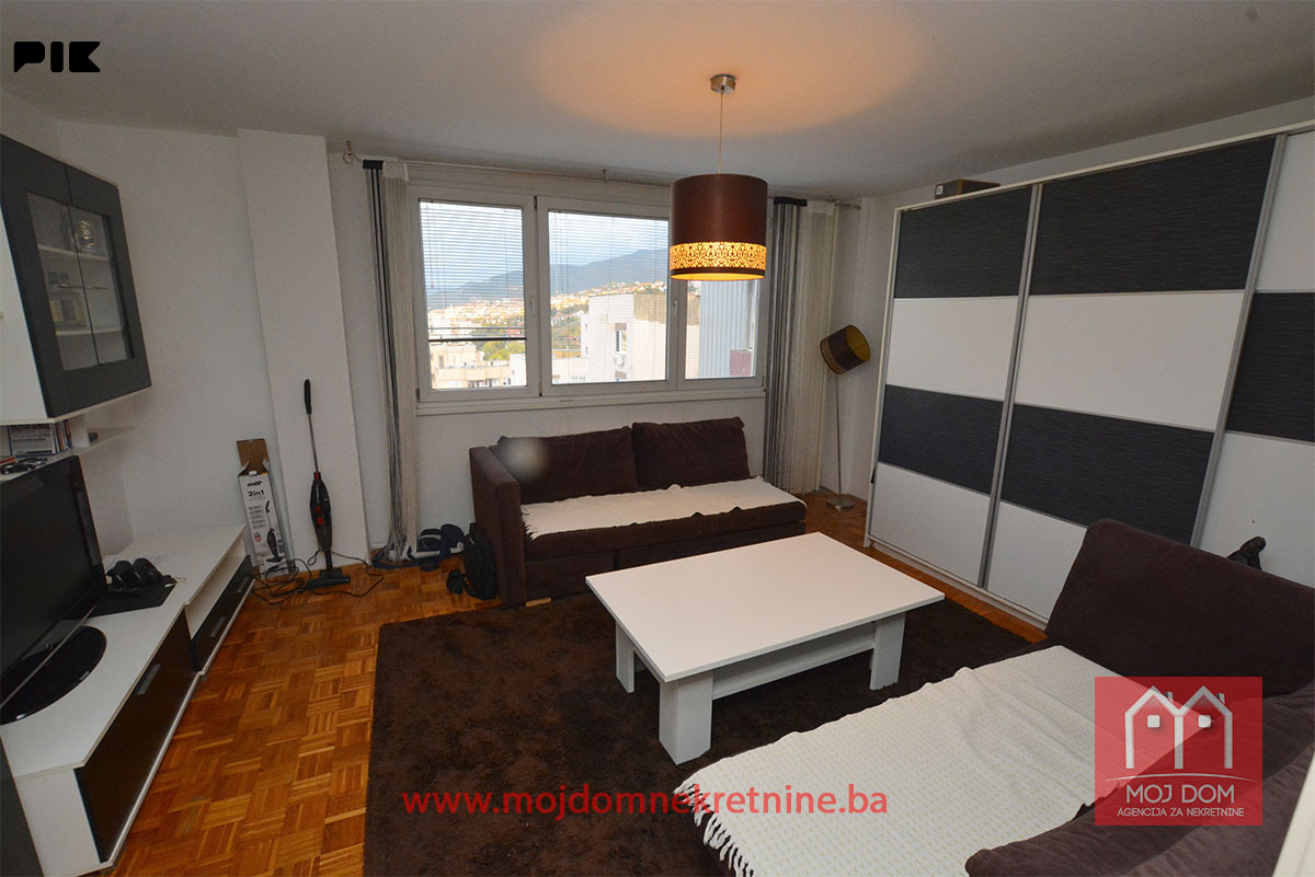 Renoviran jednoiposoban stan Alipašino polje 46m2 3