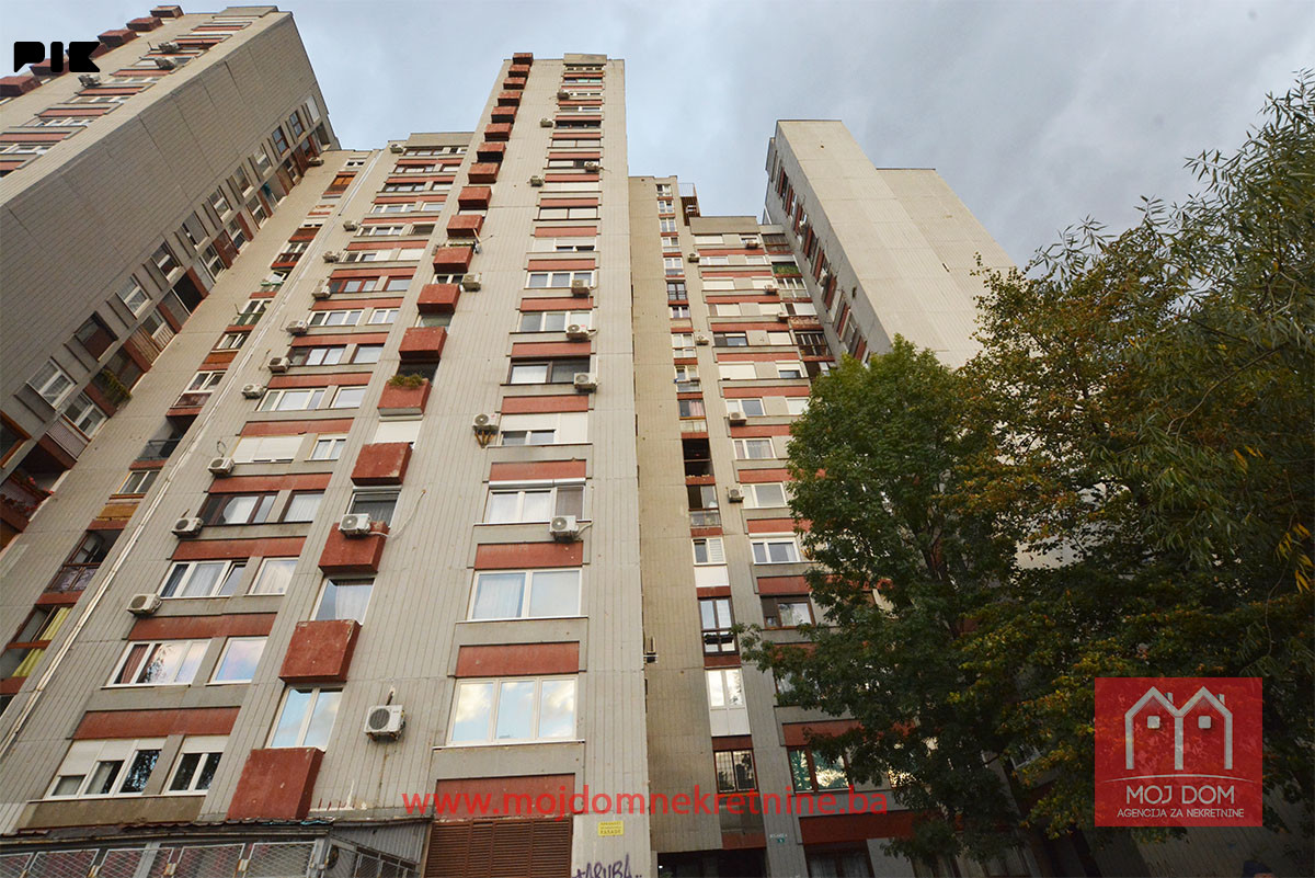 Renoviran jednoiposoban stan Alipašino polje 46m2