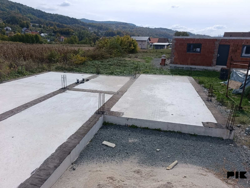Zemljište,zapocet stambeni objekat Zavidovići 3