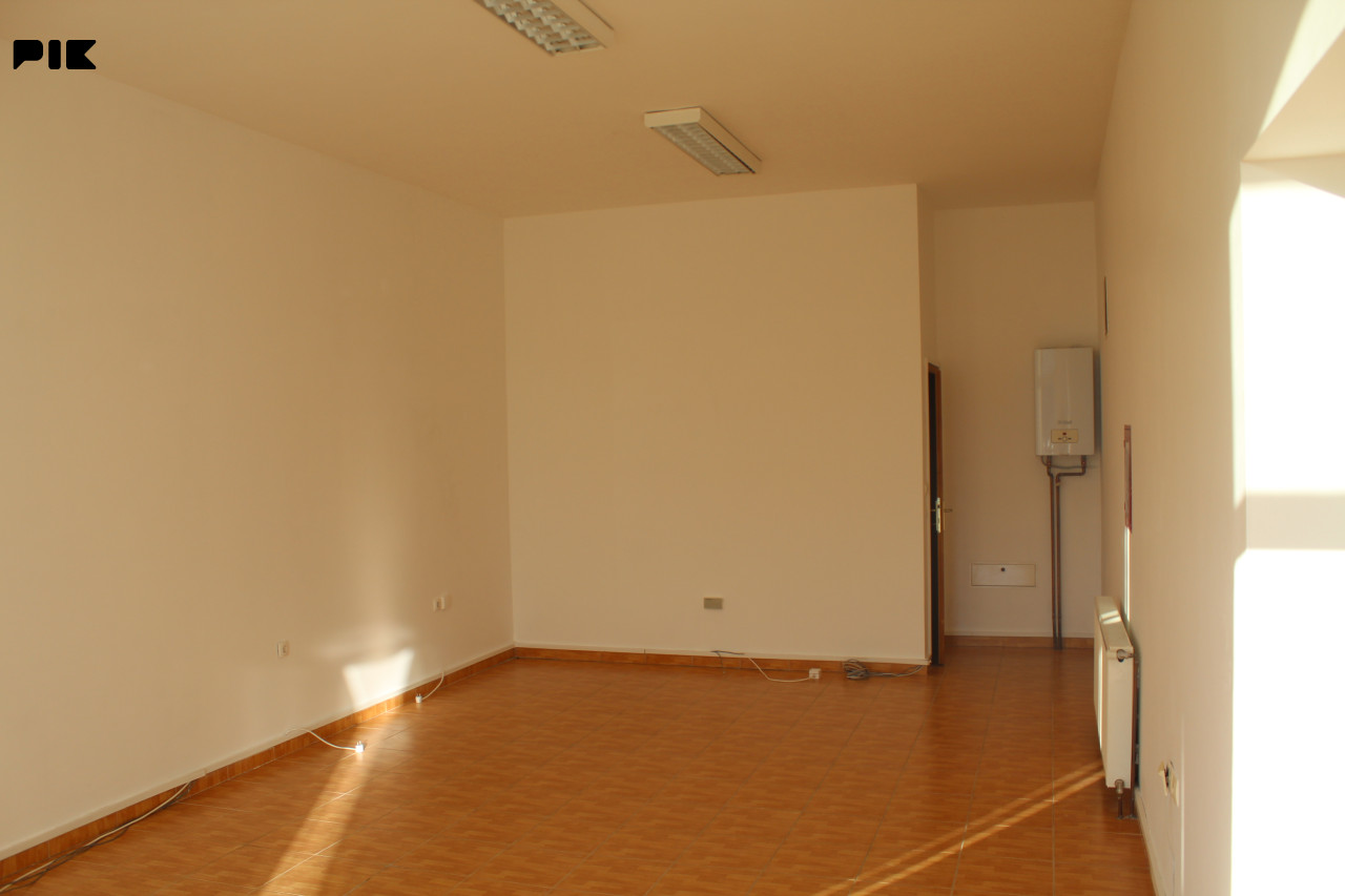 Poslovni prostori Brčko 71m2 ( 37 m2 + 34 m2) 3