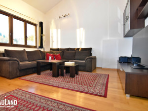 Četverosoban dvoetažni stan, 91m2 / Višnjik, Centar
