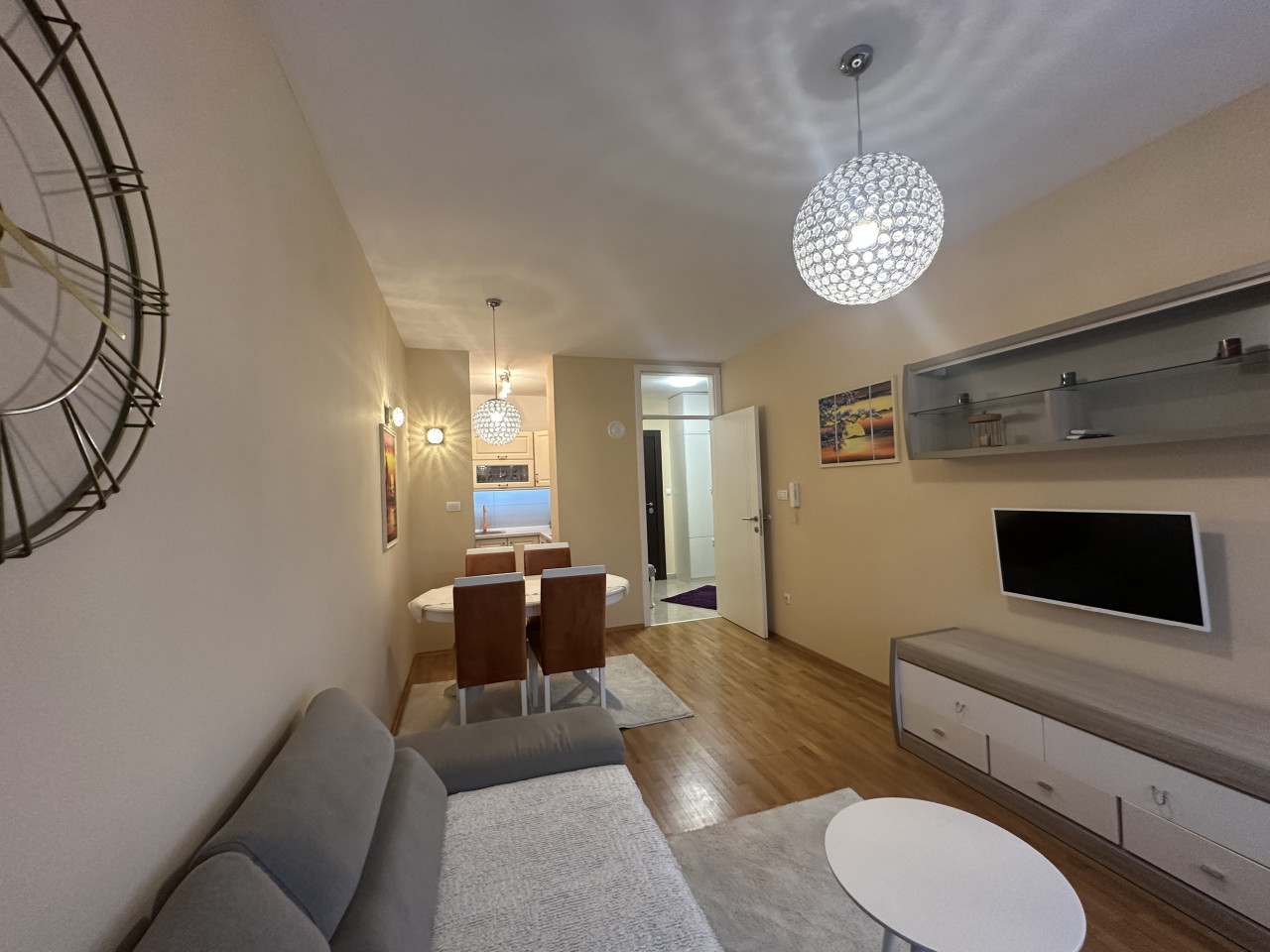 Kompletno namješten dvosoban stan - 42 m2 3