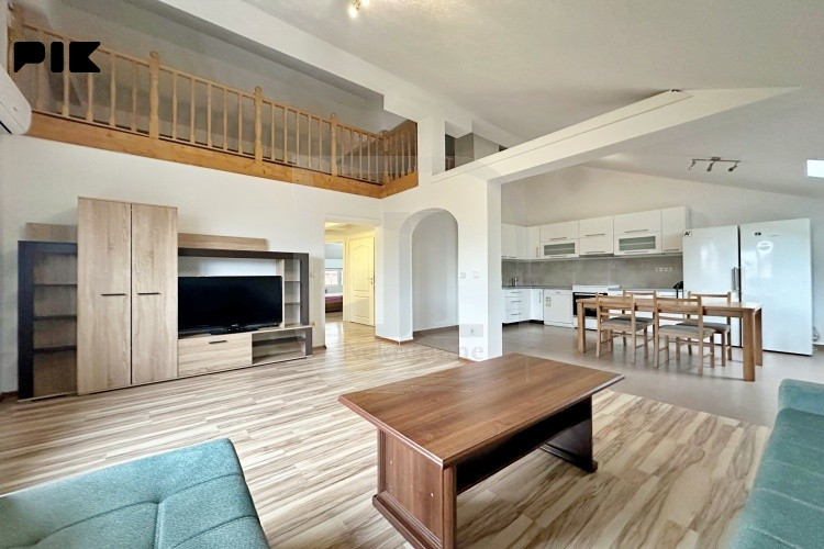 Trosoban stan u kući, Sokolović Kolonija, Ilidža