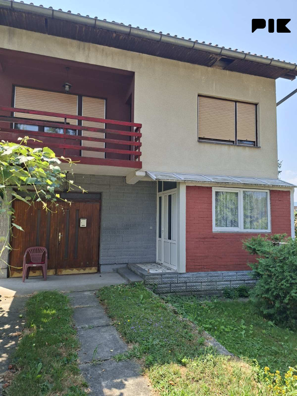 Kuća Teslić 158m2 sa pomoćnim objektima i okućnicom 4008m2